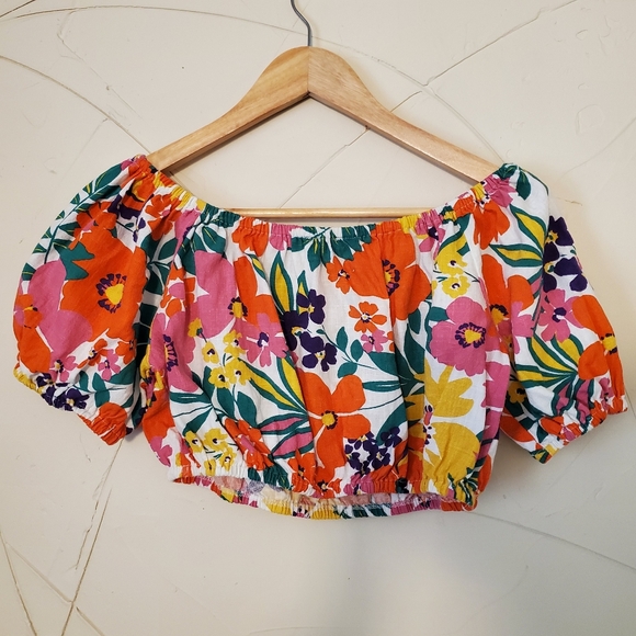 Linen Lux Tropical Multi-Color Floral Linen Blend Off The Shoulder Cropped Shirt - Picture 2 of 6